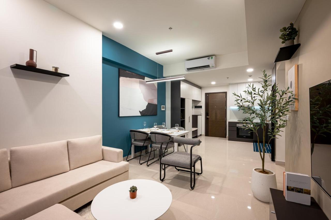 Luxury Modern, D1, 3 King Brs+2wc, 300m Bui Vien Apartment *