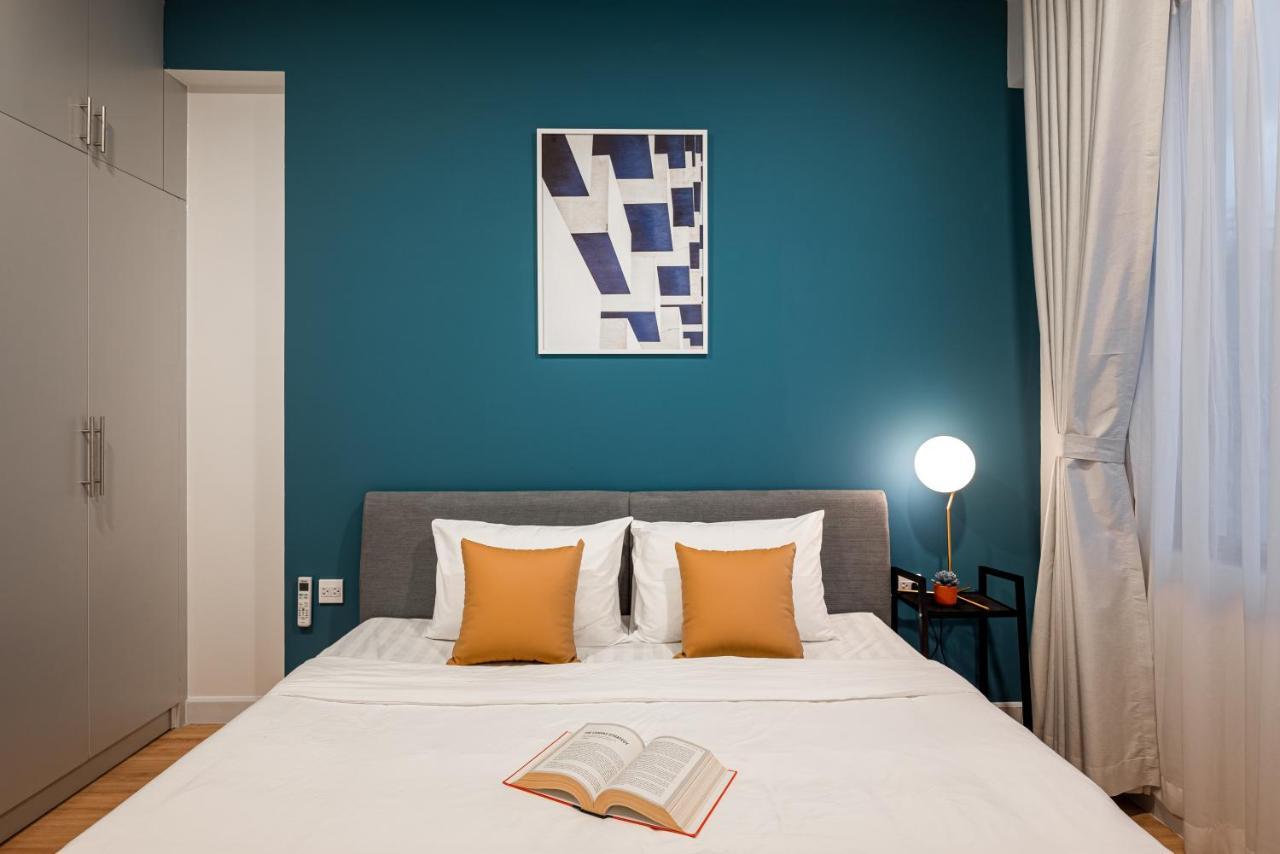 Apartment Luxury Modern, D1, 3 King Brs+2wc, 300m Bui Vien Ho Chi Minh City